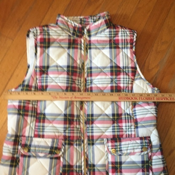 ST JOHNS BAY plaid puffer vest - Picture 9 of 10